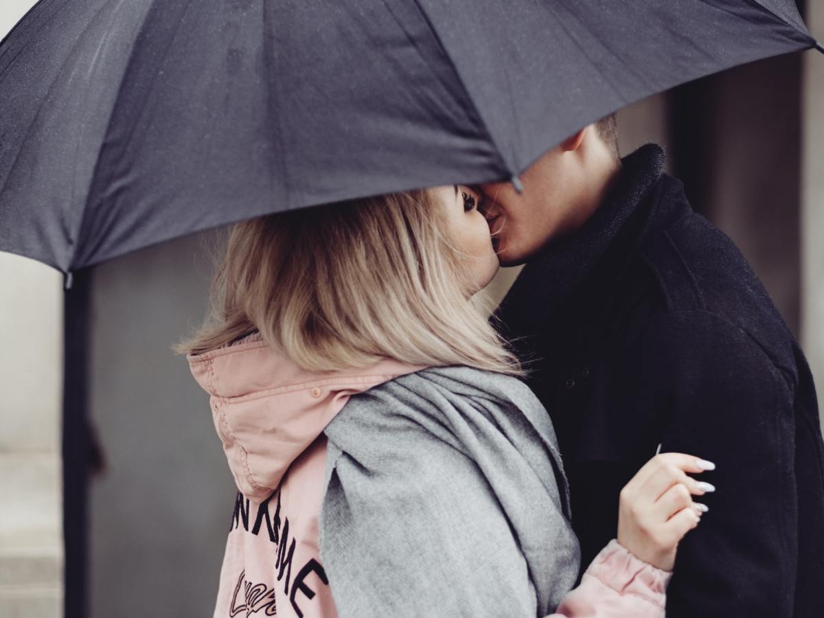 First Kiss, Idea Theft, & Agatha Christie | Weekly Roundup